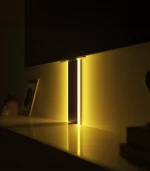 Flatline Design Kabelkanal aus Aluminium in Matt Titan mit RGB-LED-Licht und WLAN